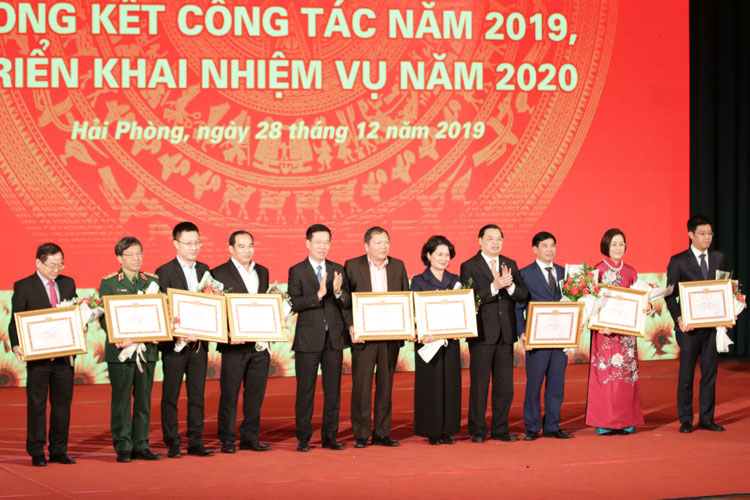 Báo chí phải lấy ''xây'' để ''chống''