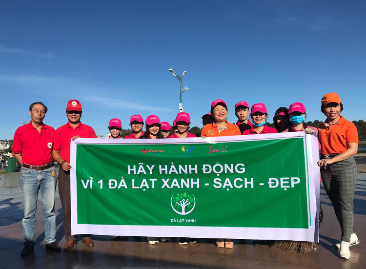 8 nhóm tình nguyện hành động vì một Đà Lạt xanh - sạch - đẹp