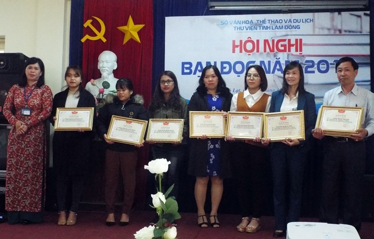 Khen thưởng 44 tập thể, cá nhân đóng góp tích cực cho văn hoá đọc