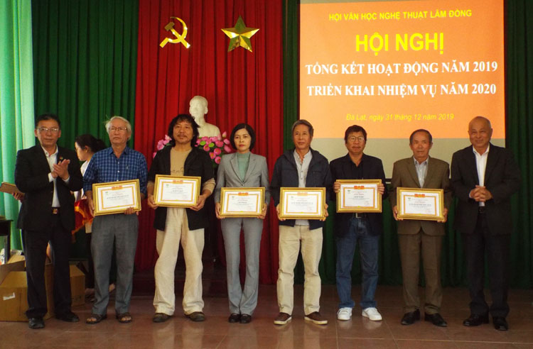 Nhiều hoạt động đưa văn học nghệ thuật phục vụ đời sống tinh thần