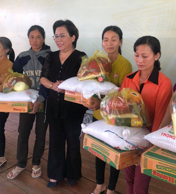 Chương trình mang Tết đến cho phụ nữ nghèo vùng sâu, vùng xa trong tỉnh