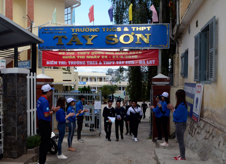 Tạo sân chơi tập hợp sinh viên