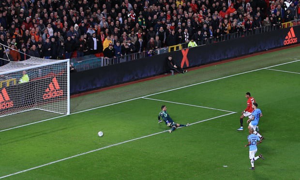 Rashford ghi bàn danh dự cho MU