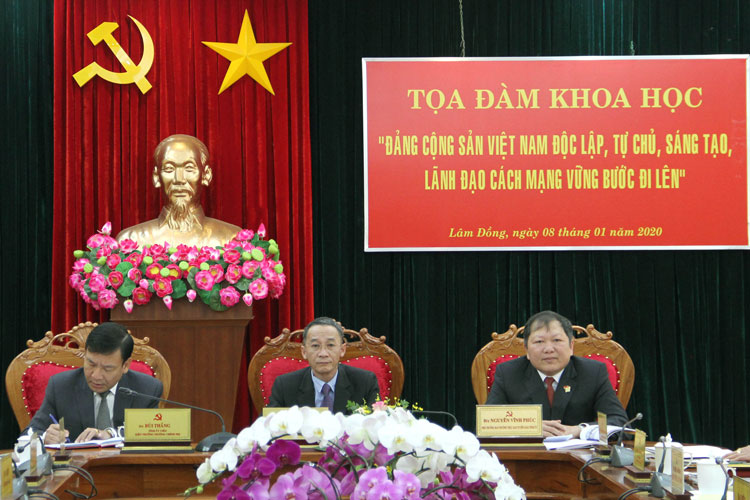 Các đồng chí chủ trì buổi tọa đàm