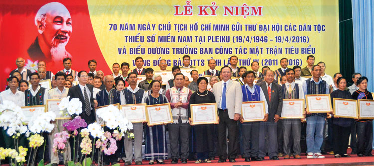 Sắc thắm cao nguyên
