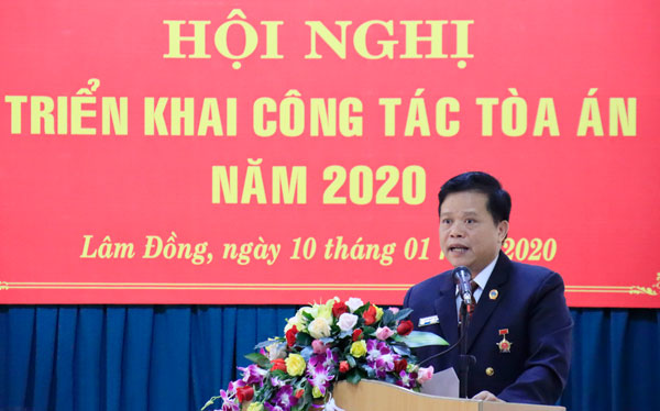 Đồng chí Đào Chiến Thắng – Chánh án Tòa án Nhân dân tỉnh phát biểu khai mạc hội nghị
