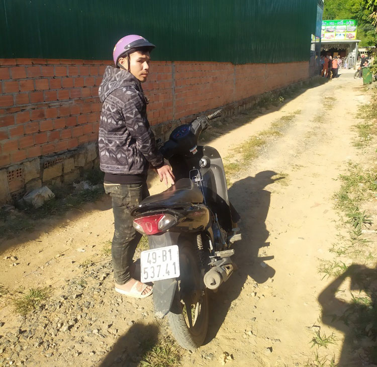 Đam Rông: Bắt giam thanh niên cướp điện thoại giữa ban ngày