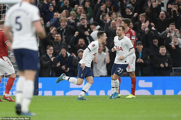 Đá bại Middlesbrough, Tottenham vào vòng 4 Cúp FA