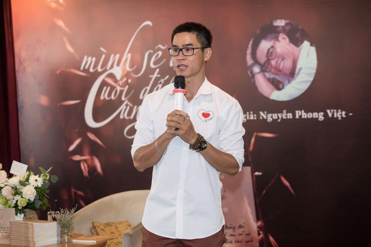 Nhà thơ Nguyễn Phong Việt