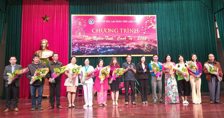 Mang "Tết nghĩa tình" đến cho người lao động nghèo