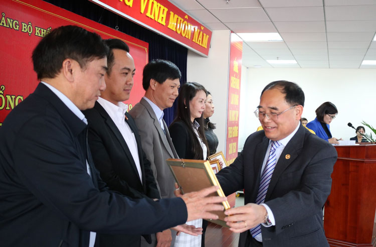 62/66 TCCS Đảng đạt hoàn thành tốt nhiệm vụ