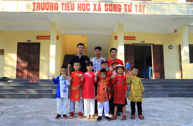 Trường học tại đảo Song Tử Tây được xây dựng khang trang đảm bảo đủ điều kiện học tập cho con em trên đảo