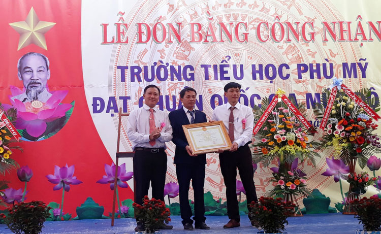 Cát Tiên có 2 trường đạt chuẩn Quốc gia mức độ 2