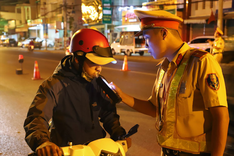 Đại đa số người dân ủng hộ và chấp hành tốt các quy định xử phạt người vi phạm nồng độ cồn điều khiển phương tiện giao thông