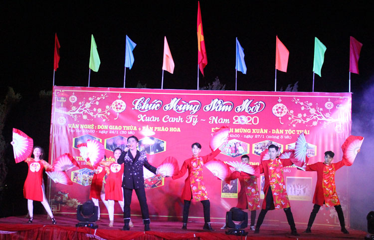Đêm giao lưu văn nghệ mừng Đảng, mừng Xuân