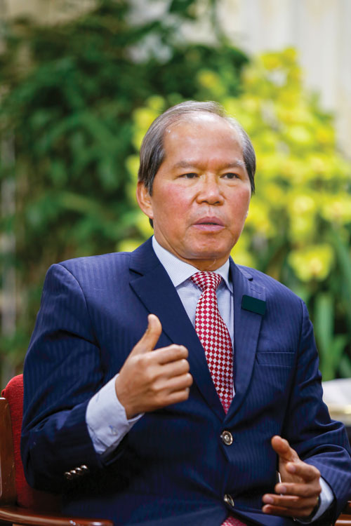 Không ngừng chăm lo công tác xây dựng đảng, tạo sự thống nhất trong Đảng, sự đồng thuận trong xã hội
