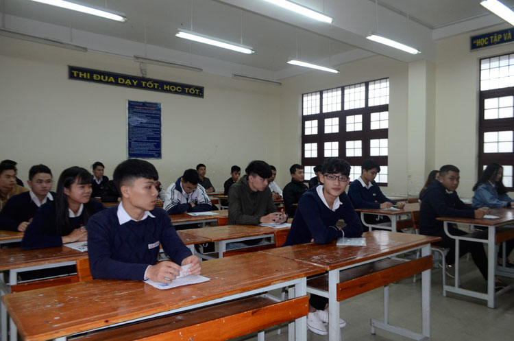 Giáo dục toàn diện dưới ánh sáng nghị quyết của Đảng
