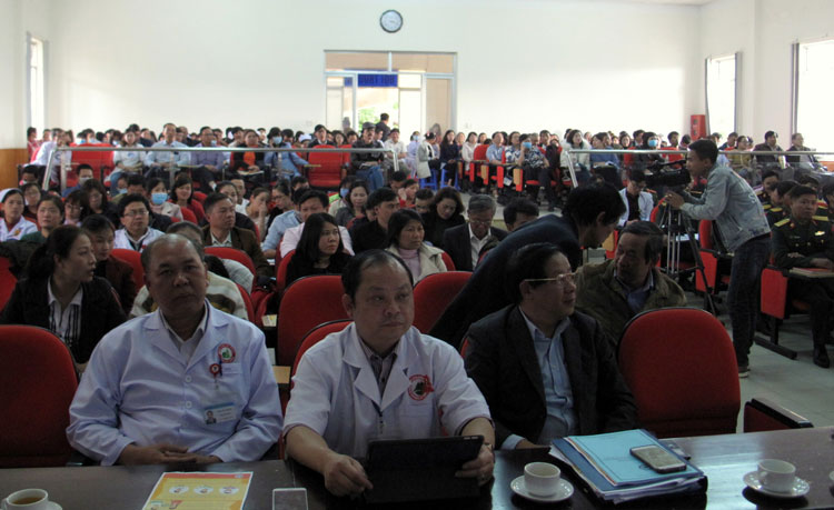 Lực lượng bác sĩ, điều dưỡng quân dân y kết hợp tham gia tập huấn chuyên môn về nCoV 