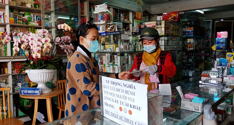 Thêm nhà thuốc phát khẩu trang miễn phí để dân phòng chống nCoV