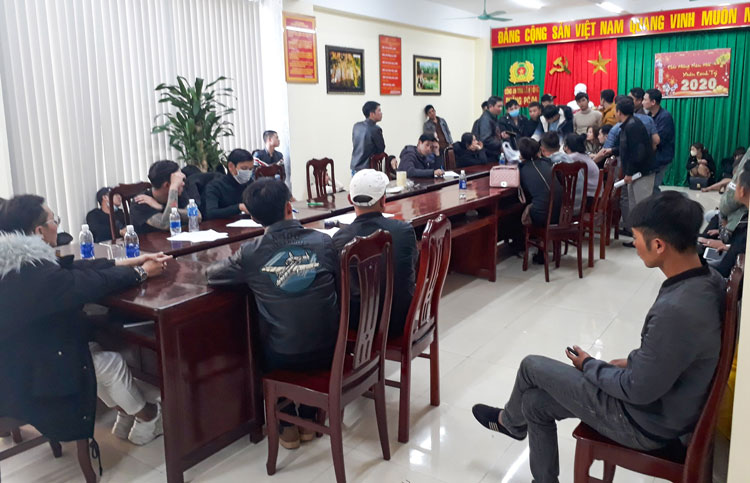 Hơn 300 người được đưa về trụ sở Công an tỉnh để kiểm tra, xác minh