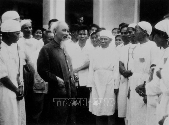 Chủ tịch Hồ Chí Minh thăm Bệnh viện thành phố Nam Định (22/5/1963)