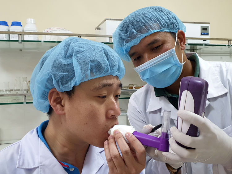 Đo nồng độ chất chỉ điểm viêm (FENO) đường hô hấp trước và sau khi đeo khẩu trang