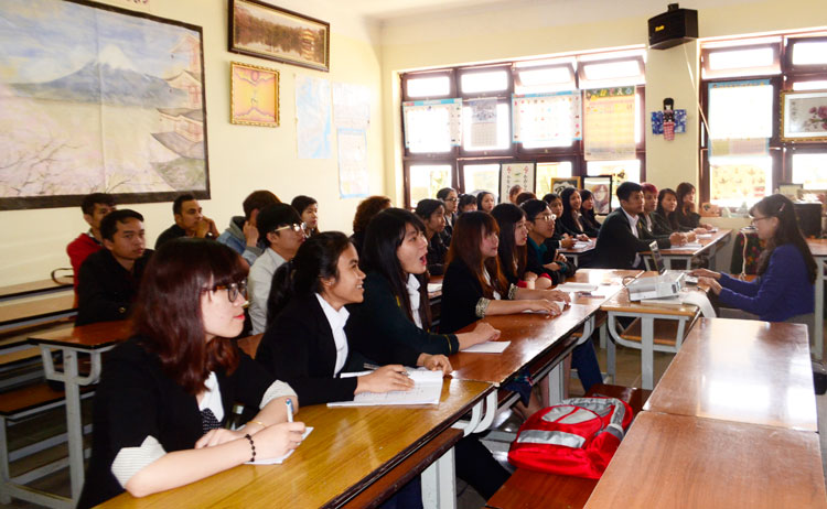 Tuổi trẻ Đại học Yersin Đà Lạt sáng tạo, hội nhập
