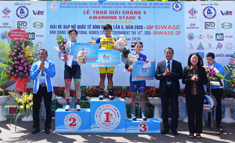 Trao giải nhất, nhì, ba chặng 5