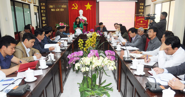 Khối thi đua các cơ quan Đảng ký kết giao ước thi đua năm 2020