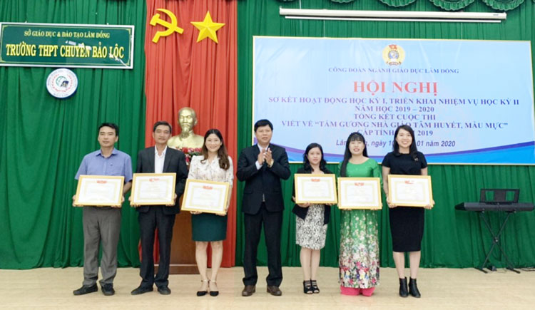Phát động cuộc thi &quot;Thầy cô trong mắt em&quot;