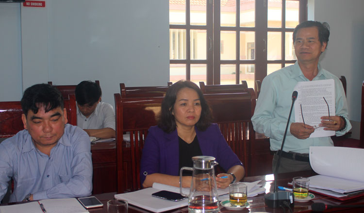 Lãnh đạo huyện Đức Trọng kiến nghị đề xuất với Đoàn ĐBQH về những vướng mắc, khó khăn nhằm thúc đẩy hội nhập kinh tế quốc tế