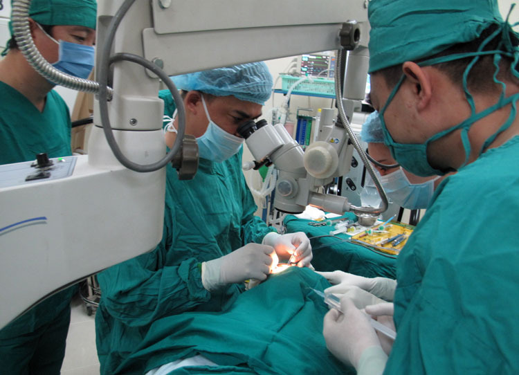 Bệnh viện Đa khoa Hoàn Mỹ Đà Lạt triển khai hệ thống phẫu thuật Phaco hiện đại