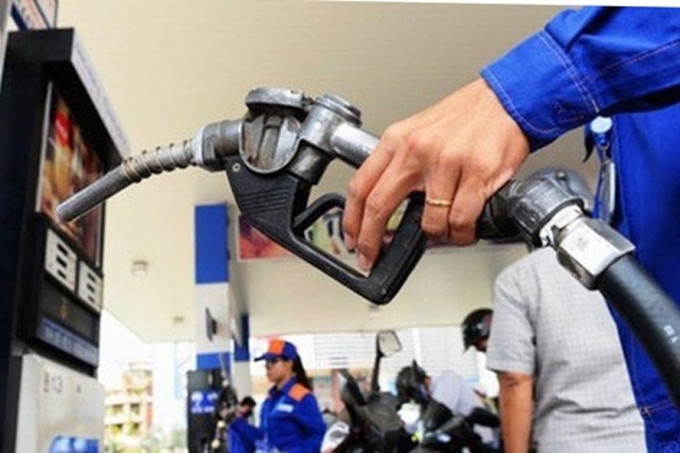 Giá xăng dầu tiếp tục giảm mạnh