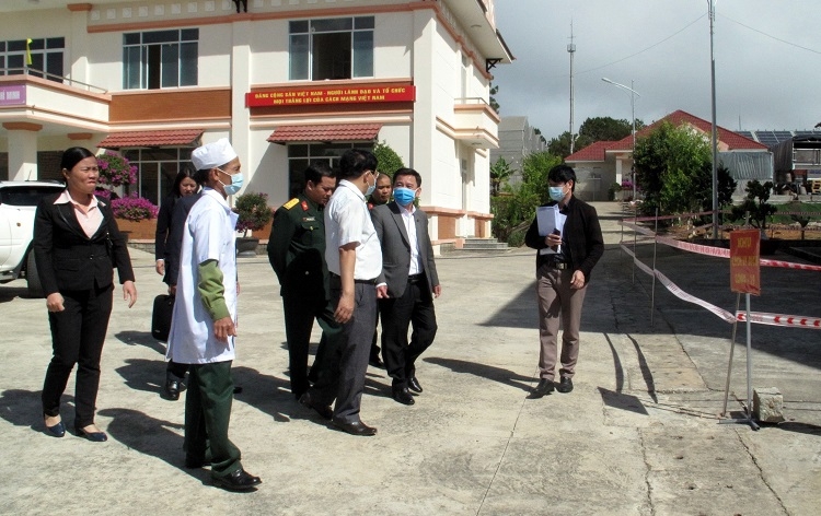 Đảm bảo thực hiện nghiêm túc việc cách ly y tế