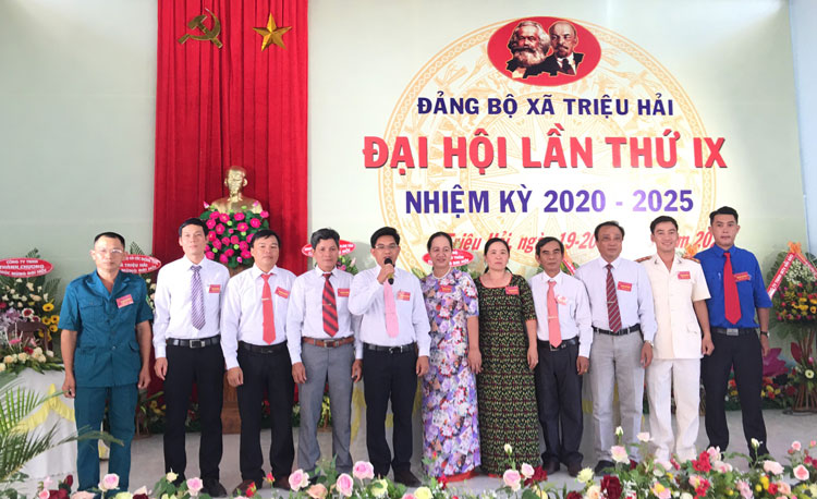Ban Chấp hành Đảng bộ xã Triệu Hải nhiệm kỳ 2020 – 2025 ra mắt Đại hội