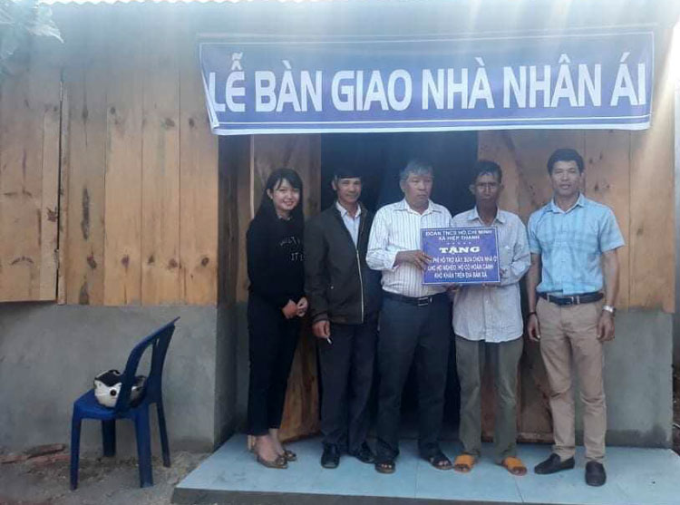 Xây mới, sửa chữa 8 căn nhà nhân ái cho hộ nghèo, cận nghèo