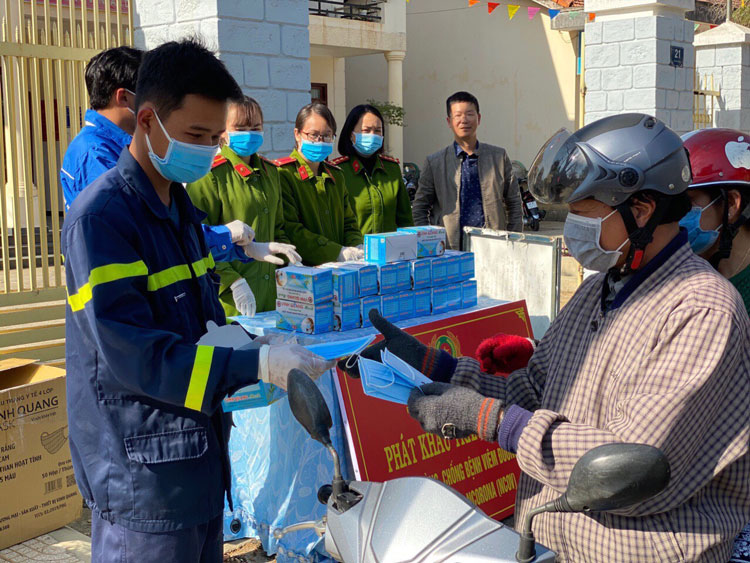 Phát huy sức mạnh đoàn kết của cả cộng đồng trong tham gia phòng, chống dịch COVID-19