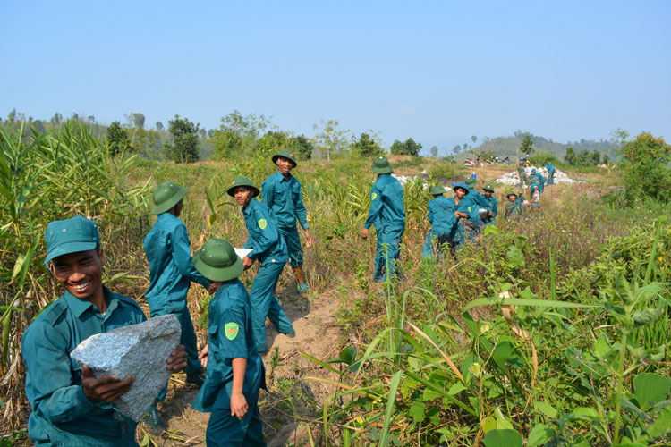 Tăng cường gắn bó máu thịt giữa quân đội và Nhân dân
