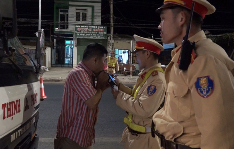 3 tháng đầu năm, xử phạt 15.387 trường hợp vi phạm trật tự an toàn giao thông