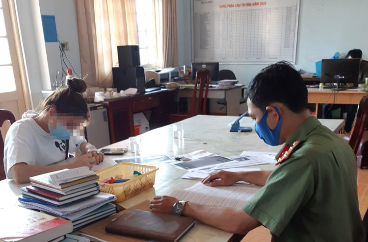 Đức Trọng xử phạt 2 chủ tài khoản Facebook đưa thông tin thất thiệt về dịch bệnh Covid-19
