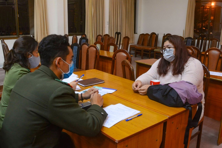 Dùng chứng minh thư giả mở tài khoản ngân hàng bán trục lợi