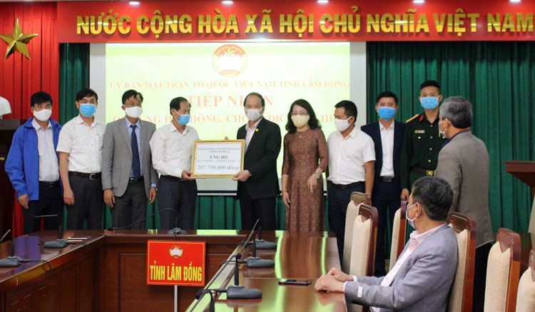 Các đơn vị, doanh nghiệp, cá nhân ủng hộ trên 700 triệu đồng cho Quỹ Phòng, chống dịch Covid-19 Lâm Đồng