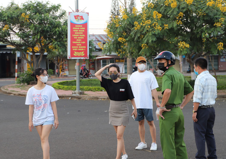 Bảo Lộc: Cấm tập trung vui chơi, đi bộ tại Quảng trường 28 Tháng 3 và nhiều khu vực công cộng