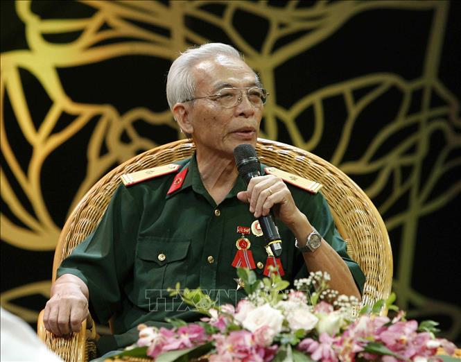 Bác sĩ quân y về hưu Nguyễn Hữu Bẩm, thôn Tân Chung, xã Công Lý, huyện Lý Nhân, tỉnh Hà Nam.