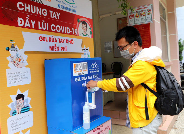 Lắp đặt 7 trụ rửa tay miễn phí phòng chống Covid-19 tại Bảo Lộc