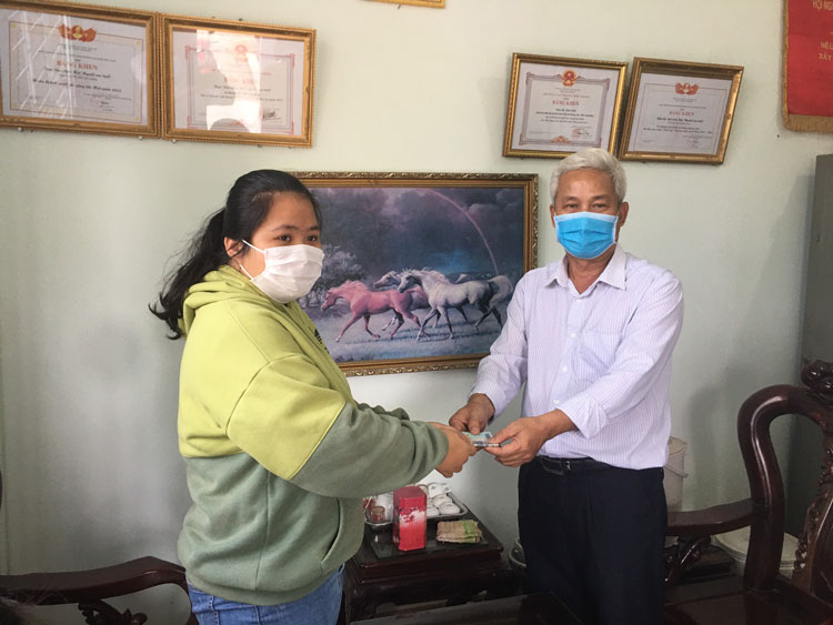 Học sinh lớp 9 ở Đạ Tẻh ủng hộ 5 triệu đồng phòng chống dịch Covid-19