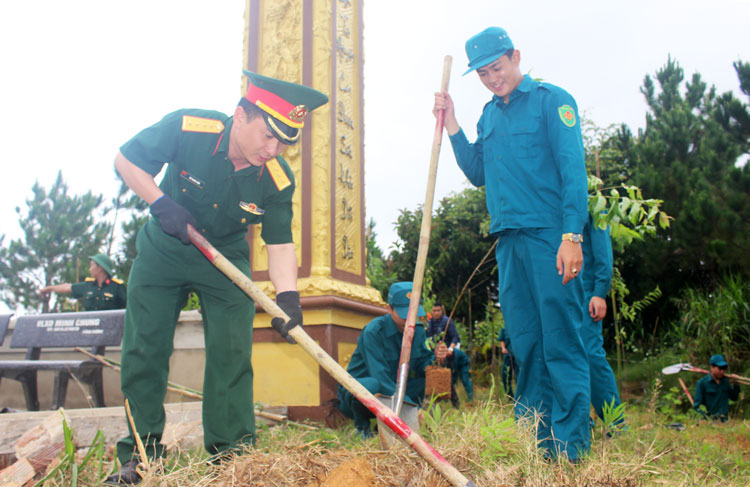 Tăng cường công tác dân vận trong lực lượng vũ trang