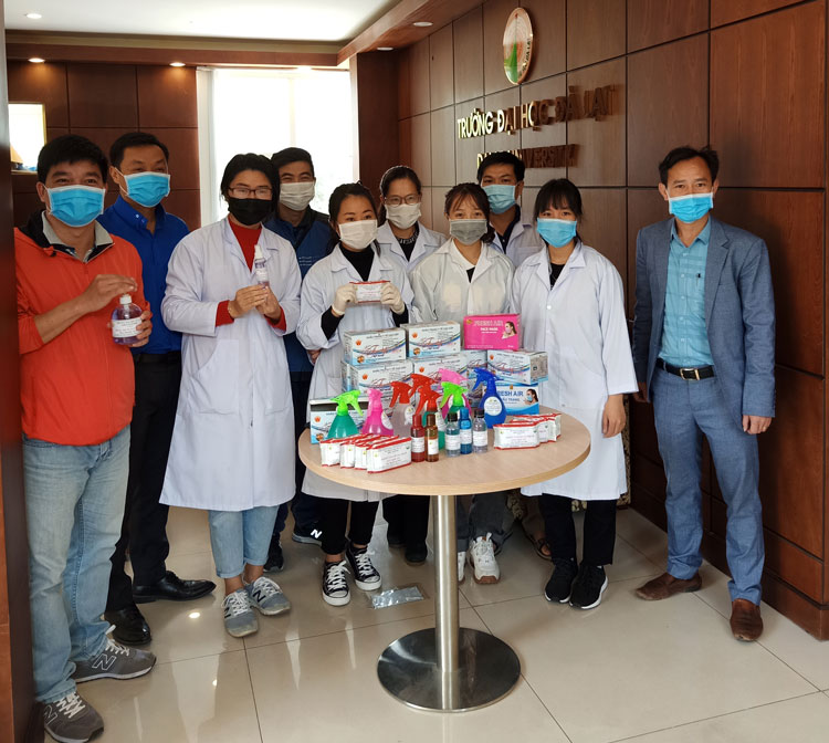 Trường Đại học Đà Lạt ủng hộ Quỹ phòng chống dịch Covid-19 gần 75 triệu đồng