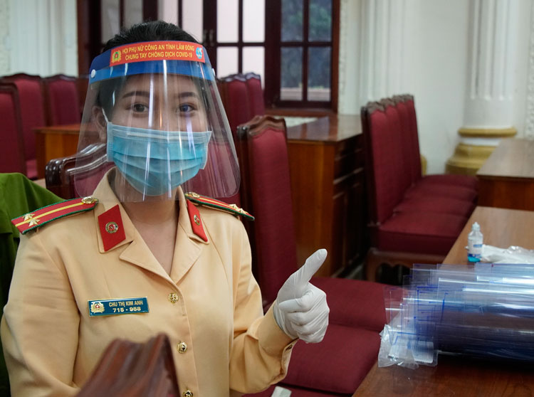 Mặt nạ ngăn giọt bắn có tính ứng dụng cao