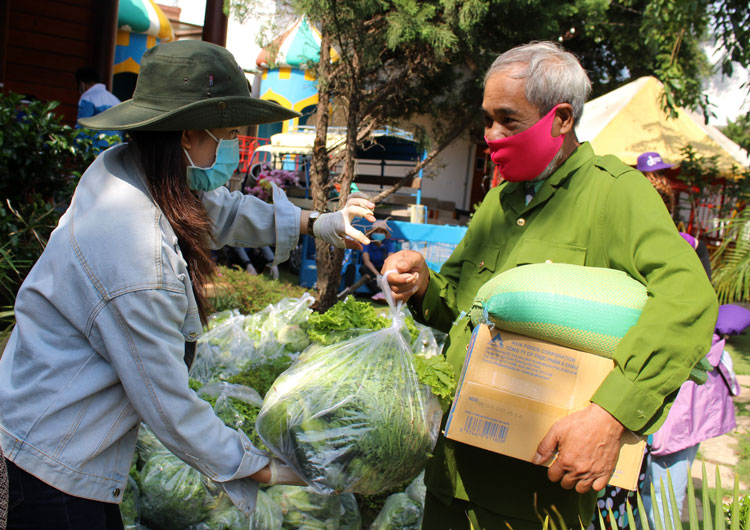 Lan tỏa yêu thương